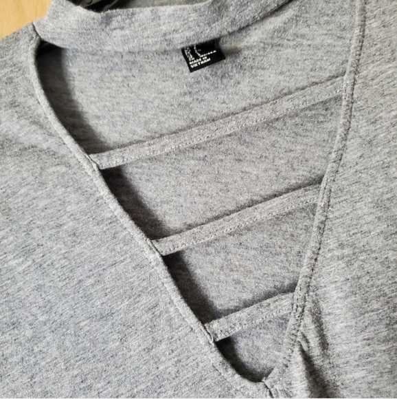 Grey top - Picture 2 of 5